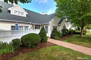 35 Southwick Ct, Cheshire, CT 06410 - Photo 3