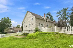 268 Ridgewood Rd, West Hartford, CT 06107 - Photo 7