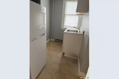 21 Holmes Avenue #2nd Floor, Waterbury, CT 06710 - Photo 9