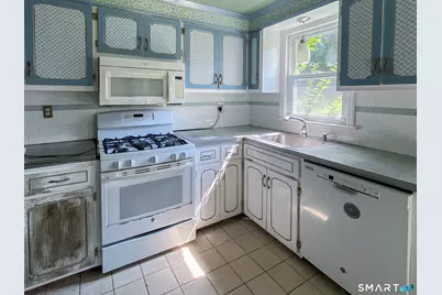 277 Nichols Avenue, Stratford, CT 06614 - Photo 3