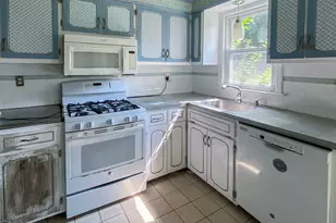 277 Nichols Ave, Stratford, CT 06614 - Photo 3