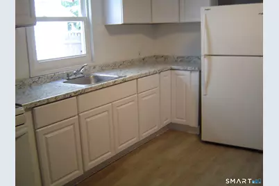 380 Blatchley Avenue #1st Floor, New Haven, CT 06513 - Photo 3
