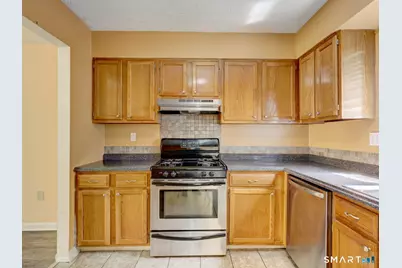 132 Sutton Place #132, Bloomfield, CT 06002 - Photo 7
