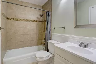 132 Sutton Pl, Bloomfield, CT 06002 - Photo 25
