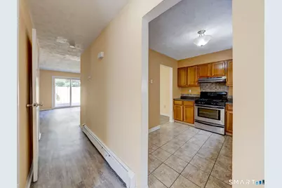 132 Sutton Place #132, Bloomfield, CT 06002 - Photo 3