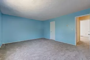 132 Sutton Pl, Bloomfield, CT 06002 - Photo 21