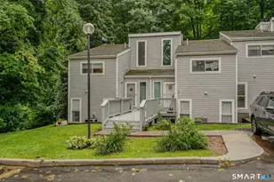 31 Glenview Dr, Cromwell, CT 06416 - Photo 17