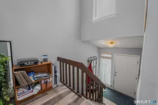 31 Glenview Dr, Cromwell, CT 06416 - Photo 9