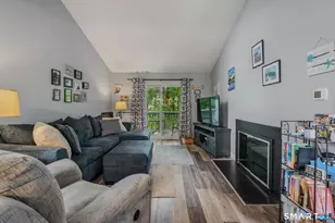 31 Glenview Dr, Cromwell, CT 06416 - Photo 5
