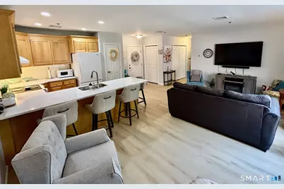 380 Main Street #27, Wallingford, CT 06492 - Photo 5
