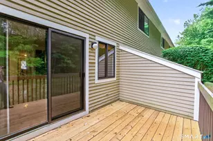 19 Wiggins Farm Dr, Simsbury, CT 06070 - Photo 5