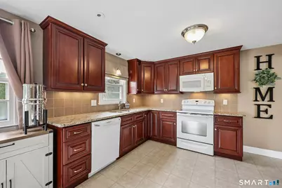 152 Amherst Street, Wethersfield, CT 06109 - Photo 3