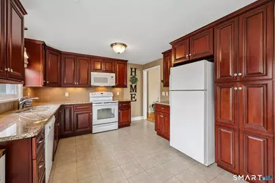 152 Amherst Street, Wethersfield, CT 06109 - Photo 5