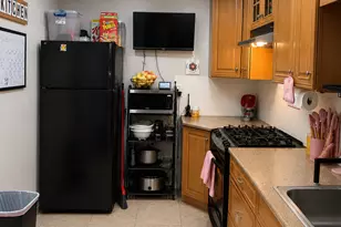 46 Pond St, Waterbury, CT 06706 - Photo 3