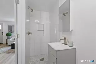 17 Avon Ln, Stamford, CT 06907 - Photo 5