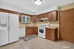 253 Carriage Dr, Southington, CT 06489 - Photo 3
