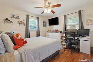 125 Florence St, East Haven, CT 06512 - Photo 17