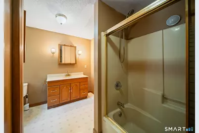 5 Redwood Street, Enfield, CT 06082 - Photo 23