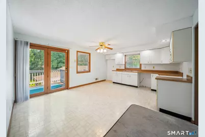 5 Redwood Street, Enfield, CT 06082 - Photo 19