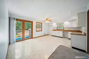 5 Redwood St, Enfield, CT 06082 - Photo 19