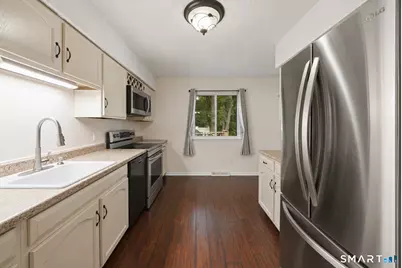 50 Orangewood West #50, Derby, CT 06418 - Photo 5