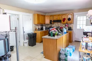 51 Pear St, Waterbury, CT 06708 - Photo 7