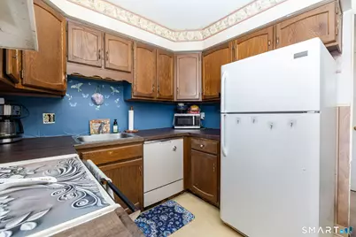 200 Woodmont Avenue #98, Bridgeport, CT 06606 - Photo 7