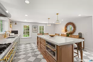 1123 Round Hill Rd, Fairfield, CT 06824 - Photo 17