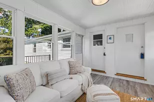 73 Knollwood Rd, West Hartford, CT 06110 - Photo 27
