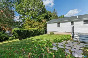 73 Knollwood Rd, West Hartford, CT 06110 - Photo 33