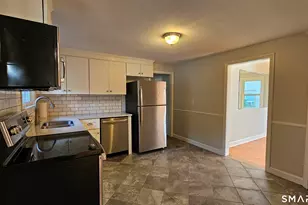 73 Knollwood Rd, West Hartford, CT 06110 - Photo 7
