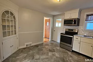 73 Knollwood Rd, West Hartford, CT 06110 - Photo 9