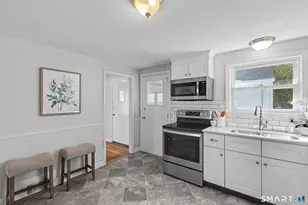 73 Knollwood Rd, West Hartford, CT 06110 - Photo 11