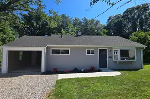 7 Carol Ct, Groton, CT 06340 - Photo 1