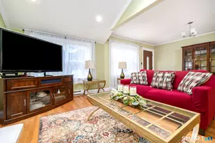 28 Sutton Dr W, Stamford, CT 06906 - Photo 11