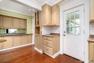 28 Sutton Dr W, Stamford, CT 06906 - Photo 19