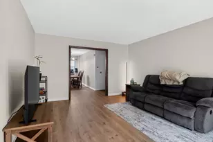 10 Bradley Cir, Enfield, CT 06082 - Photo 9