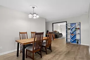 10 Bradley Cir, Enfield, CT 06082 - Photo 3