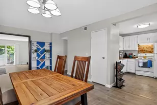 10 Bradley Cir, Enfield, CT 06082 - Photo 7