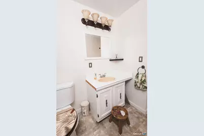 16 Stevens Street, Windsor Locks, CT 06096 - Photo 15