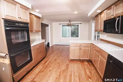 16 Stevens Street, Windsor Locks, CT 06096 - Photo 5