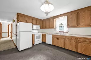 25 Danbury Ln, Bristol, CT 06010 - Photo 7