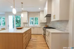 27 Bauer Pl Ext, Westport, CT 06880 - Photo 3