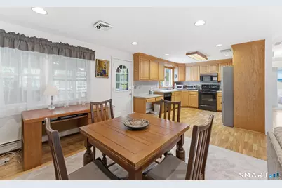 20 South Cobblers Court, East Lyme, CT 06357 - Photo 11