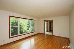 328 Saybrook Rd, Orange, CT 06477 - Photo 11