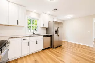 38 Fairfield Dr, Windsor Locks, CT 06096 - Photo 5