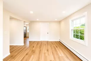 38 Fairfield Dr, Windsor Locks, CT 06096 - Photo 11