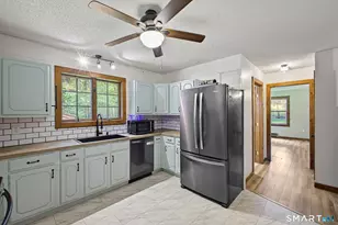 4 Railroad Ave, Plainfield, CT 06374 - Photo 5