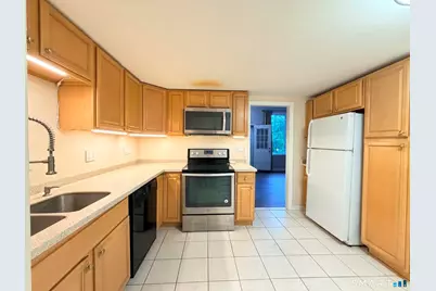 183 Sugar Street #A, Newtown, CT 06470 - Photo 5