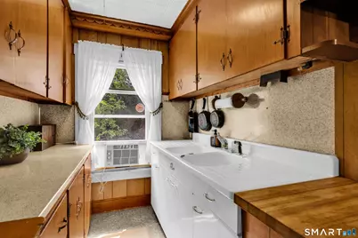 108 Pleasant Street, Torrington, CT 06790 - Photo 17